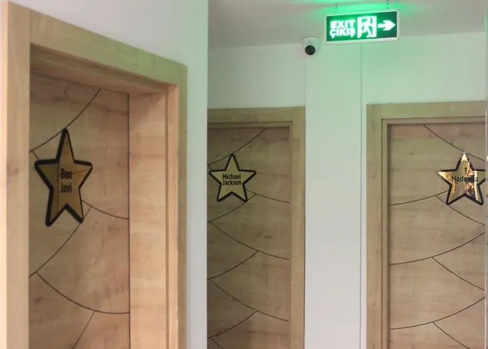Retro Star أنطاليا