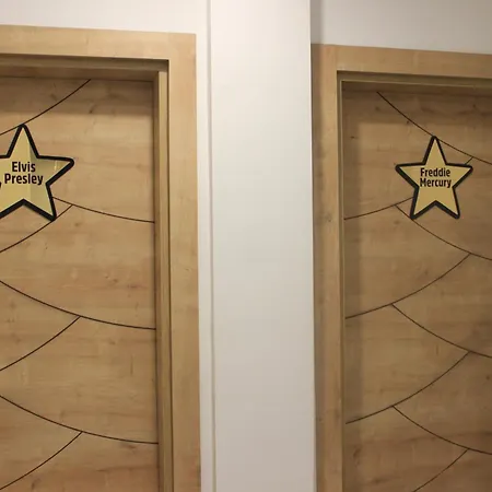 Retro Star 3*