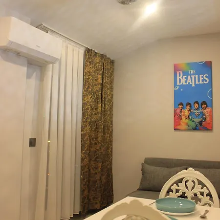 アパートホテル Retro Star 3*