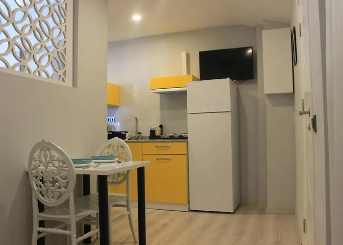 Retro Star Apart Otel 3*