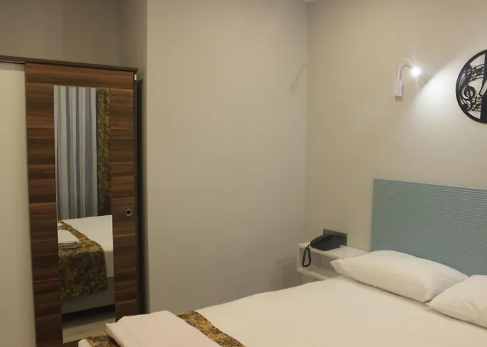 Retro Star Apart Otel 3*