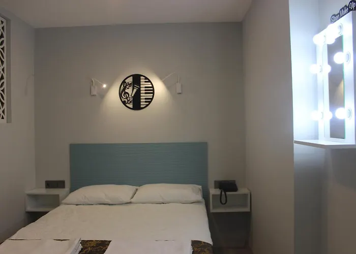 Retro Star Apart Otel